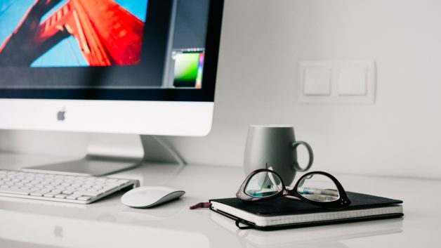 http://www.maisonactuelleettravaux.com/wp-content/uploads/2019/01/Les-indispensables-pour-un-bureau-ergonomique-628x353.jpg