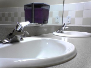 shiney-sinks-1514948-640x480