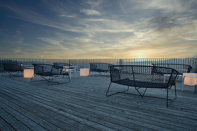 Comment couvrir efficacement sa terrasse avec une voile d’ombrage ?