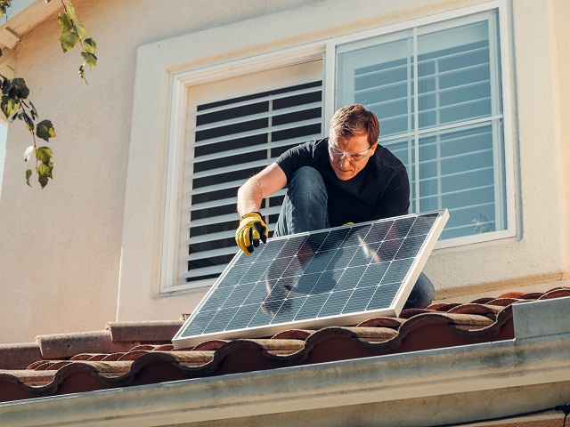 Subir une arnaque panneaux photovoltaïques : Quels sont les cas de figure et les solutions ?