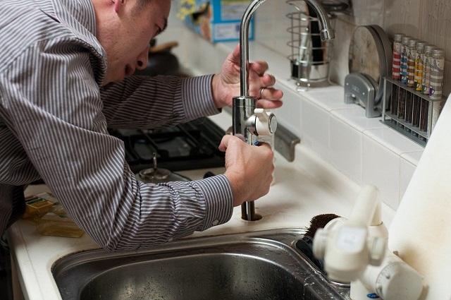 Prestation de services d’un plombier