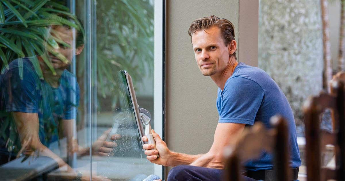 L'importance du nettoyage pour prolonger la durée de vie de vos fenêtres